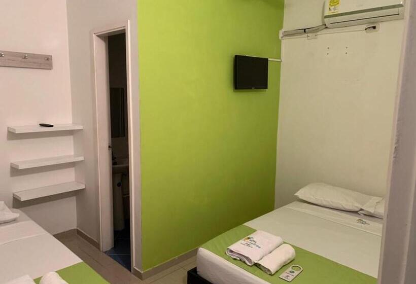 اتاق سوپریور سه تخته, West Plaza