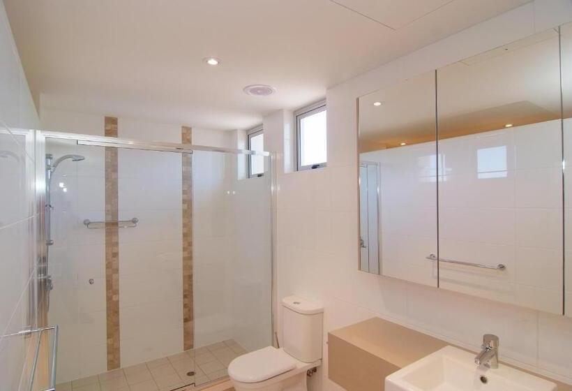 ３ベッドルームアパートメント, Coral Cove Apartments