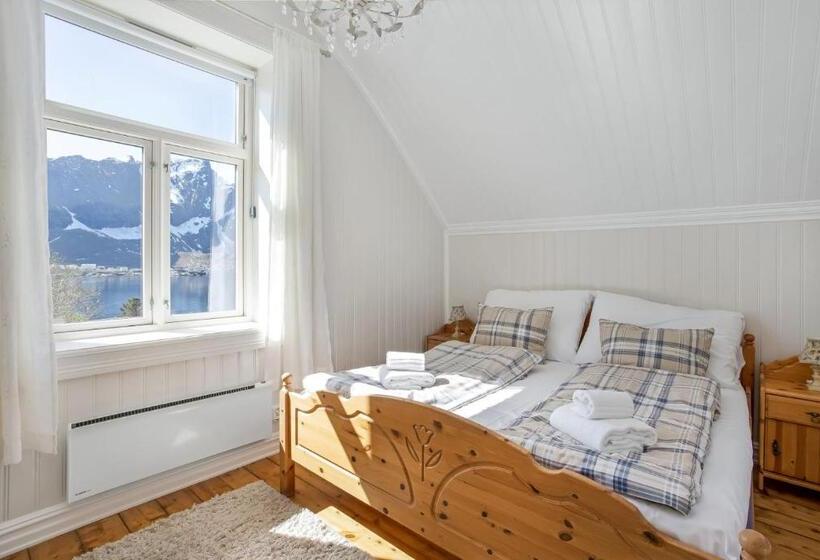 Номер Superior Вид на Море, Sakrisøy Gjestegård   Manor House In Sakrisøy   Solbakken Anno 1880
