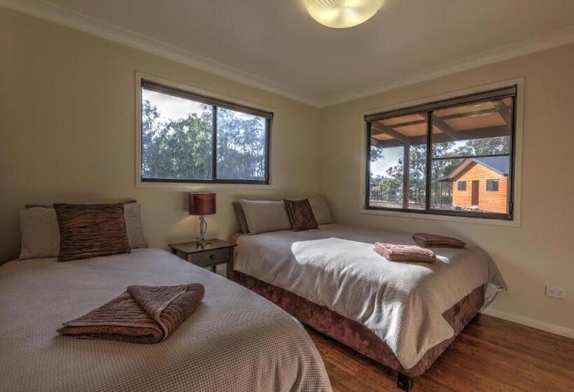 Апартаменты 2 Спальни, Sommerville Valley Tourist Park & Resort