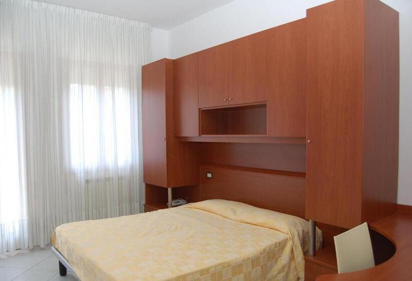 标准间, Albergo Arcobaleno