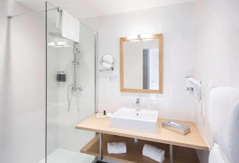 Номер Комфорт Вид на Бассейн, Hôtel De L Abbaye Le Tronchet Saint Malo