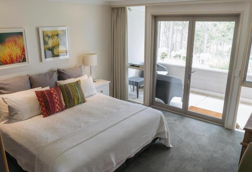 스위트 킹사이즈 침대, Elfin Hill Vineyard Accommodation