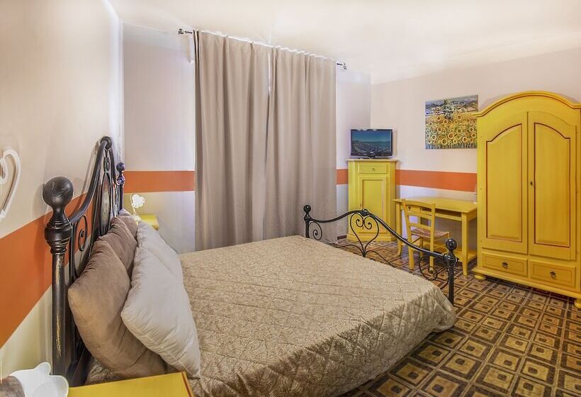 Номер Стандарт Трехместный, Villa Ori B&b