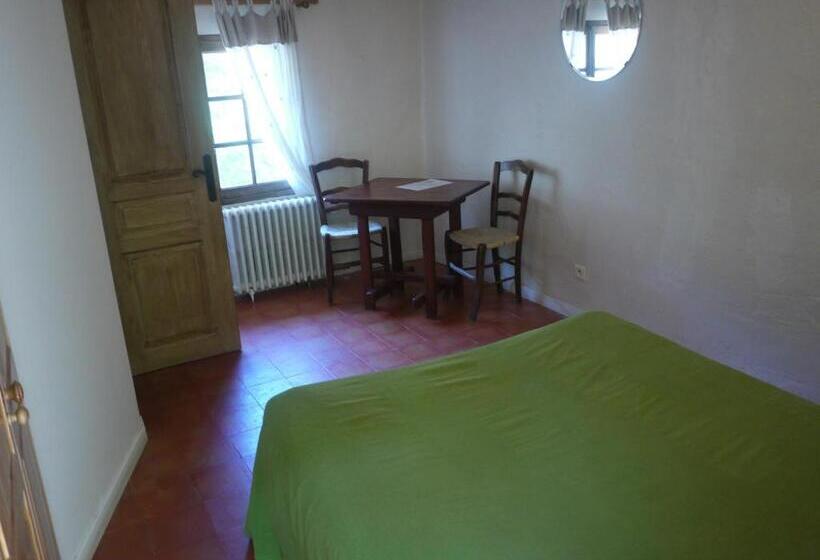 Номер Стандарт, Auberge Des Seguins