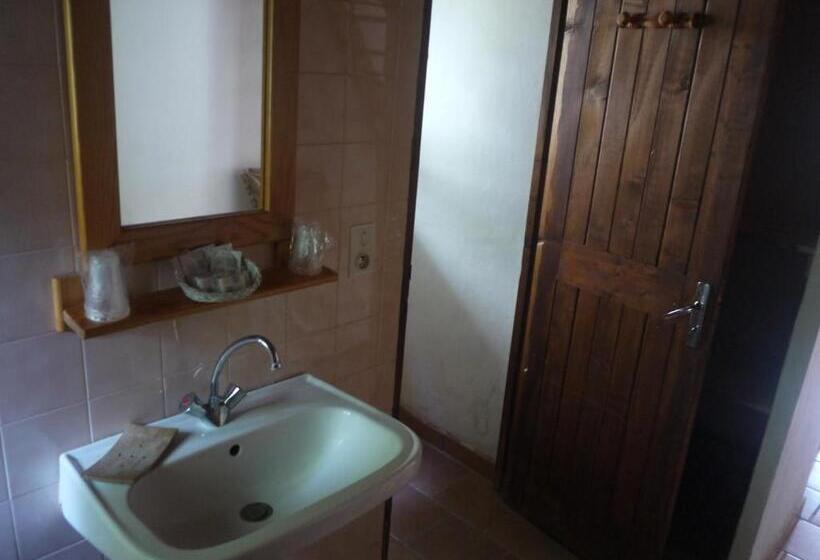 Пятиместный Стандартный Номер, Auberge Des Seguins