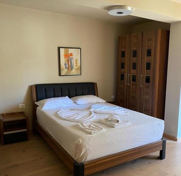 סוויטה משפחתית, Eval Hotel Sarande