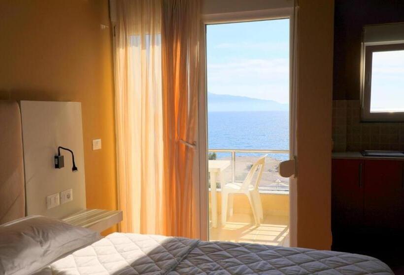 סוויטה משפחתית, Eval Hotel Sarande