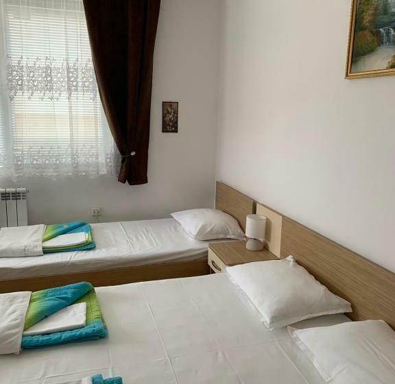 Habitació Estàndard amb Terrassa, къща за гости The Sunny Corner