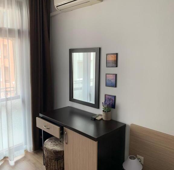 Habitació Estàndard amb Balconada, къща за гости The Sunny Corner