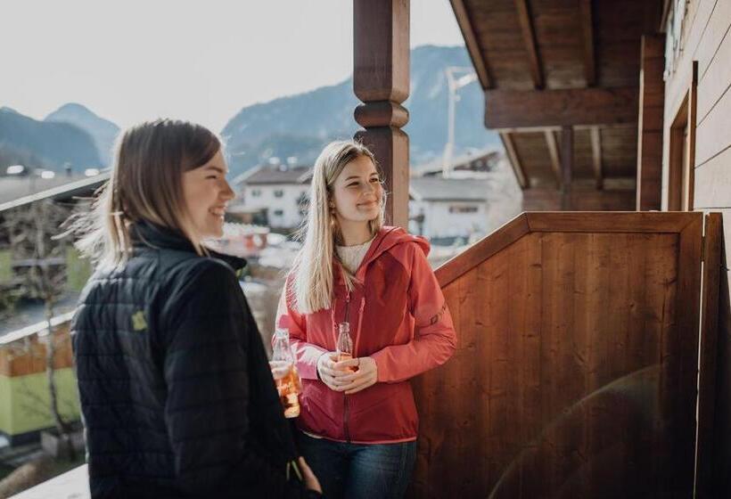 Номер Стандарт с Балконом, Dorfcafe Unken Hotelpension Swirtshaus Im Dorf