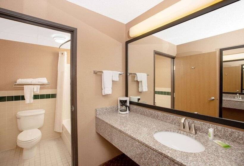 Люкс, Americinn By Wyndham Coralville