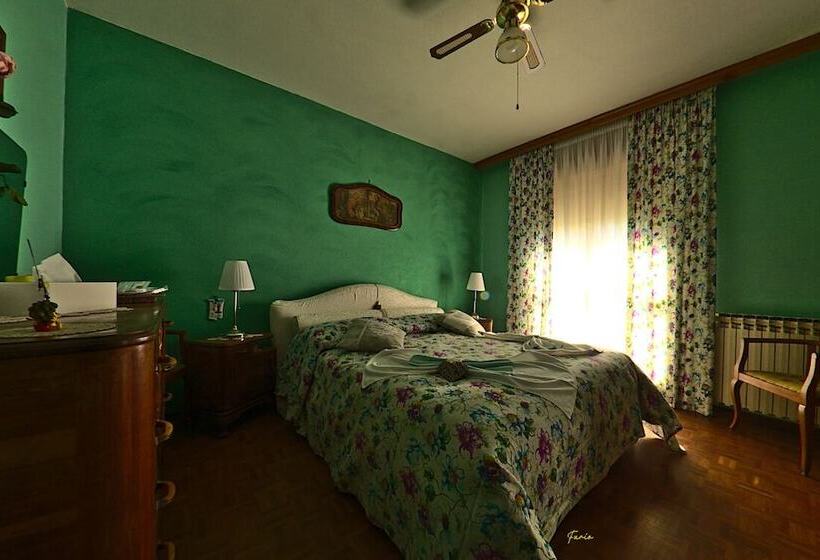 اتاق اکونومی, B&b Jasmyn