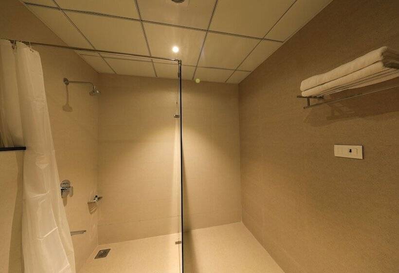 Номер Deluxe, The Byke Suraj Club, Junagadh