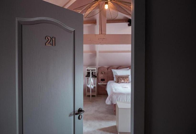 디럭스 4인 룸, Boutique Hotel Restaurant Bal