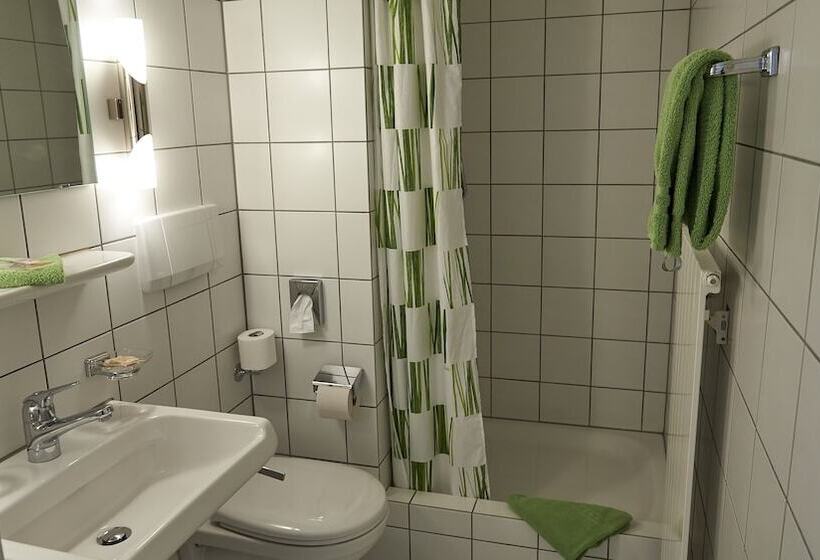 Четырехместный Номер Стандарт, Klosterhotel Kreuz