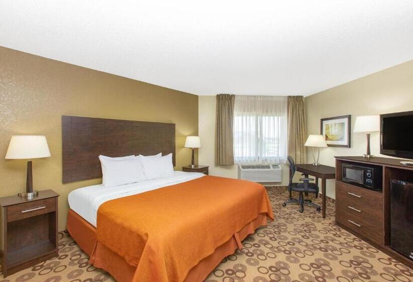 Стандартный Номер Кровать Кинг, Spark By Hilton Cedar Falls