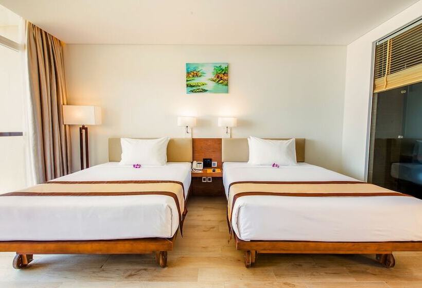 اتاق پرمیوم با چشم‌انداز دریا, Sandy Beach Non Nuoc Resort