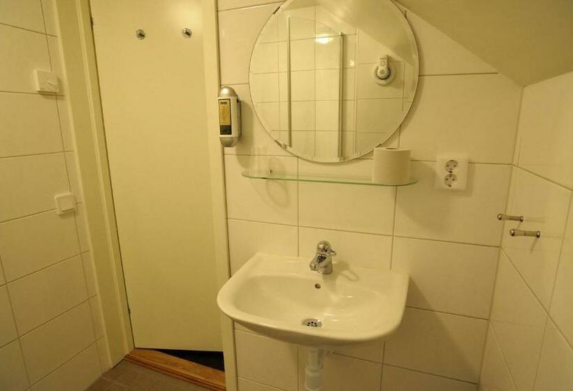 标准间, Hedenstugan B&b