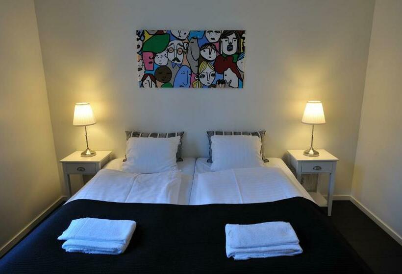 标准间, Hedenstugan B&b