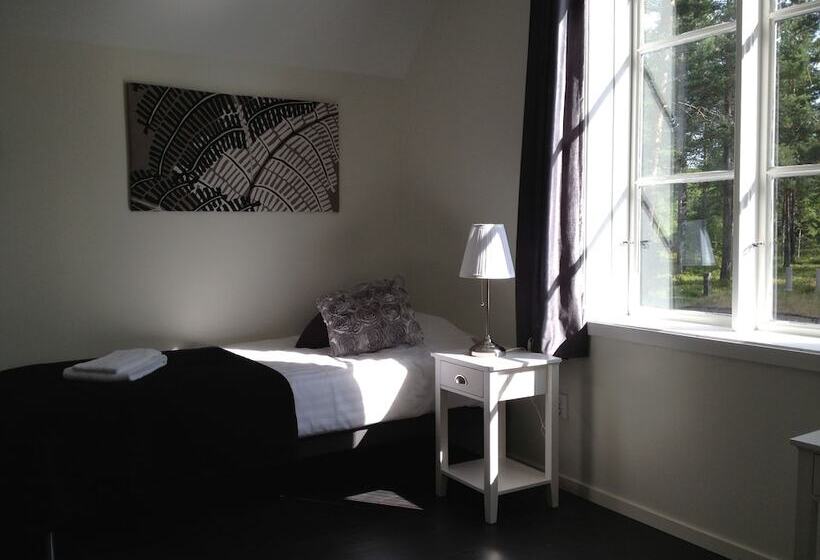 标准单人间, Hedenstugan B&b