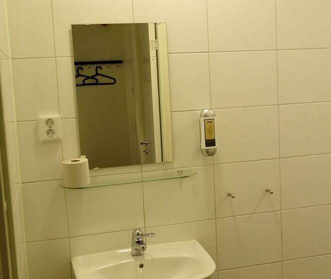 标准间, Hedenstugan B&b
