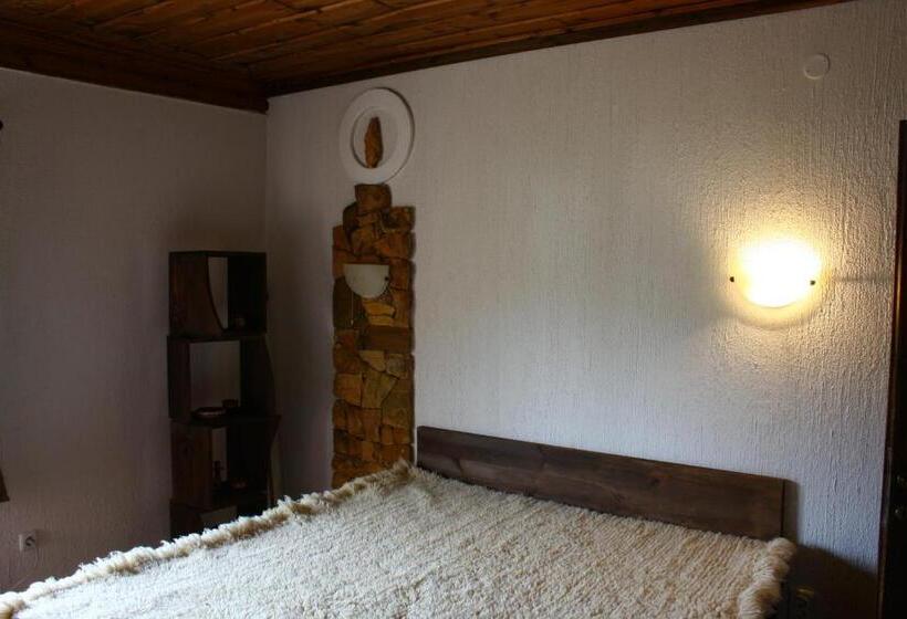 Апартаменты 3 Спальни, Guesthouse Karaivan