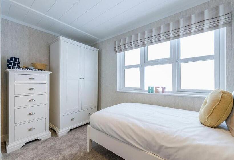 Апартаменты 2 Спальни, Warren Lodges