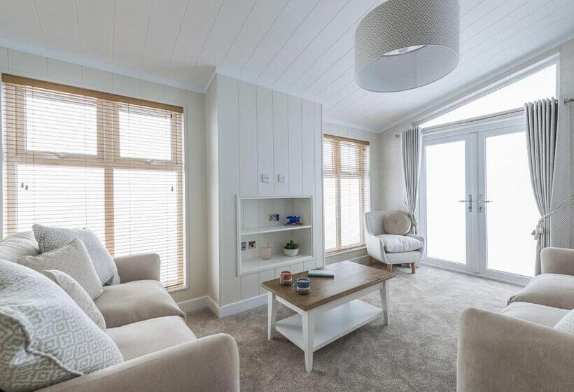 Апартаменты 2 Спальни, Warren Lodges