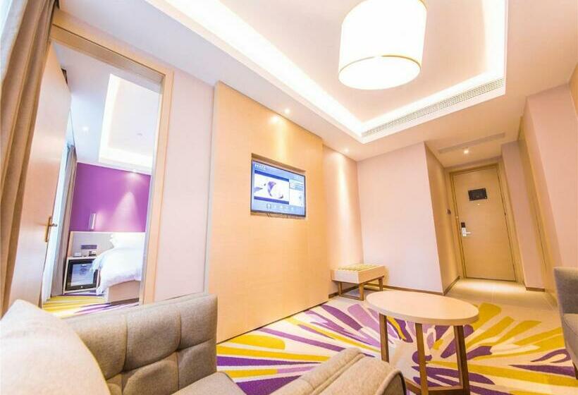 Люкс Повышенной Комфортности, Lavande Hotel Heyuan Heping Baisheng Square