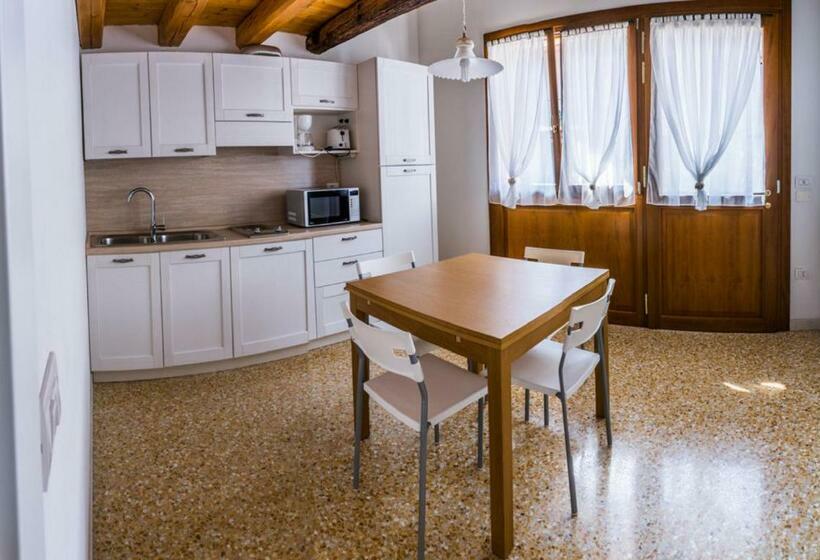 带1个卧室带泳池的公寓, Agriturismo Dai Gobbi