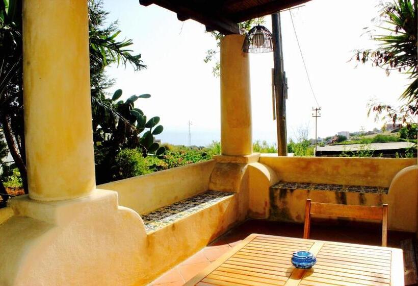 Студио Стандарт Вид на Сад, Le Mãƒâ nnare Case Vacanze Di Metopa Srl
