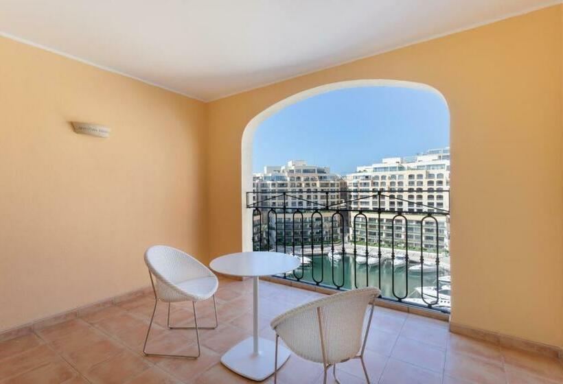 اتاق اجرایی با تخت بزرگ, Hilton Malta