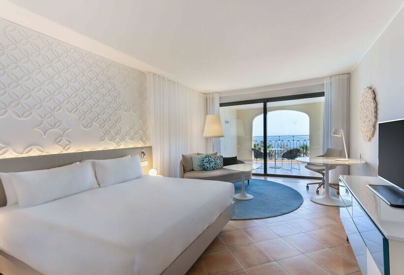 اتاق لوکس با چشم‌انداز دریا, Hilton Malta