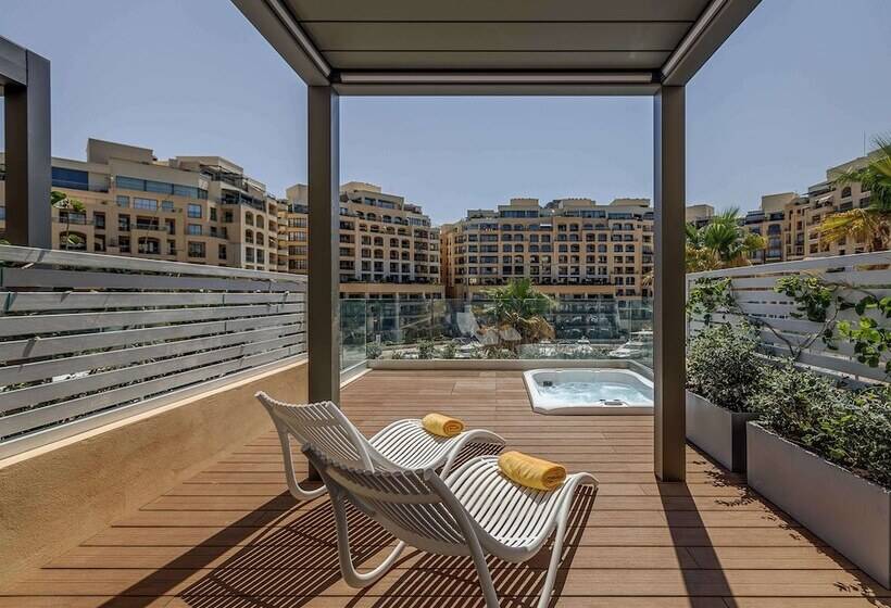 اتاق استاندارد با چشم‌انداز, Hilton Malta