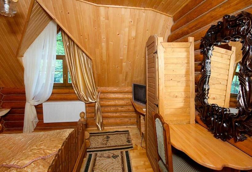 Люкс, Smerekovyi Dvir
