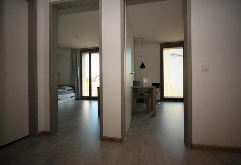Апартаменты 2 Спальни, Campus Apartments
