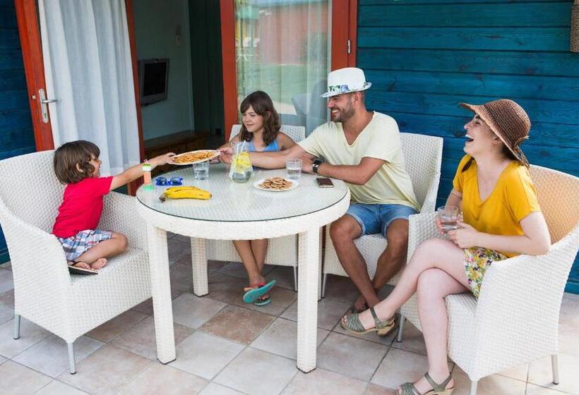 ツーベッドルーム　ヴィラ, Camping & Resort Sangulí Salou