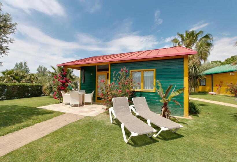 ツーベッドルーム　ヴィラ, Camping & Resort Sangulí Salou