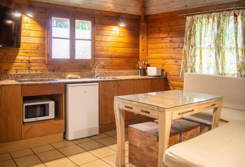 ガーデンビューのスタンダードバンガロー, Camping & Resort Sangulí Salou