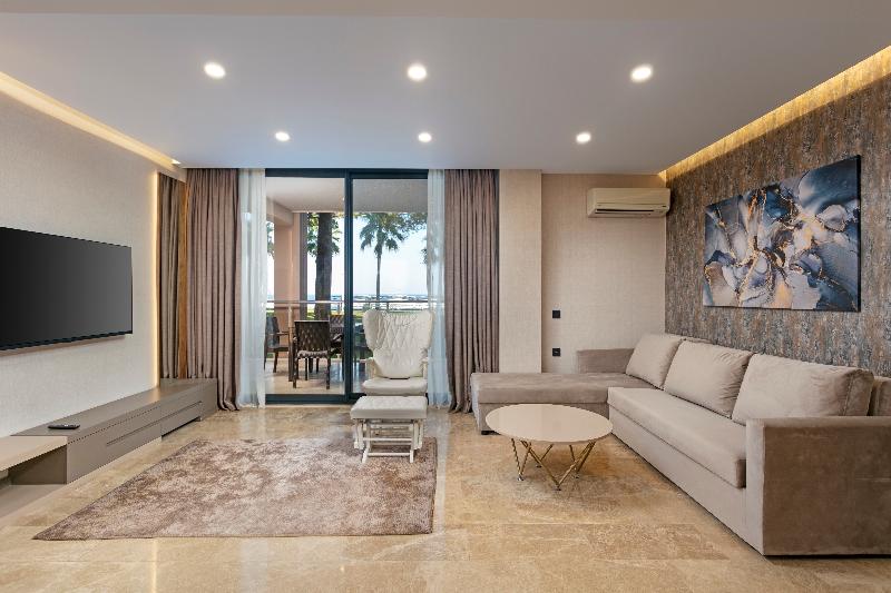 Suite with Terrace, Dobedan World Palace