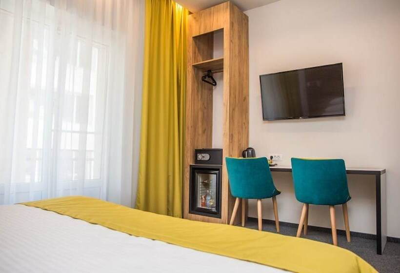 اتاق کلاس بیزنس, Bistrita