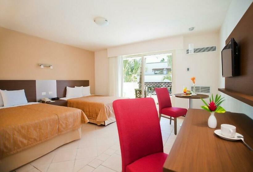 Habitació Triple Estàndard Vista Jardí, Crown Paradise Club All Inclusive