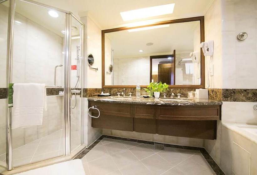 سوییت خانوادگی, Evergreen Plaza Hotel   Tainan