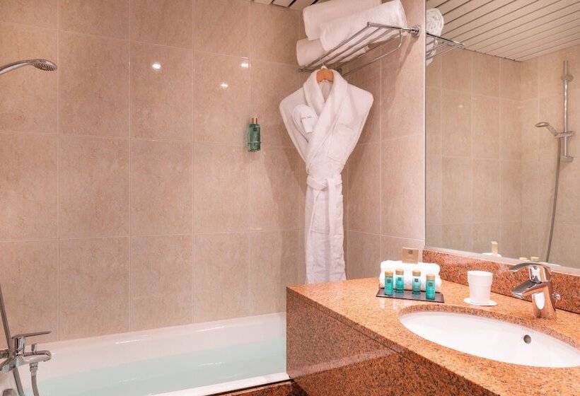 Номер Superior, Le M & Spa Bordeaux Aéroport By Hôtels & Préférence