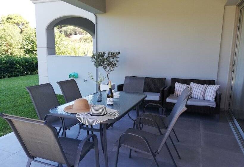 Люкс Повышенной Комфортности, Astra Village Hotel Suites