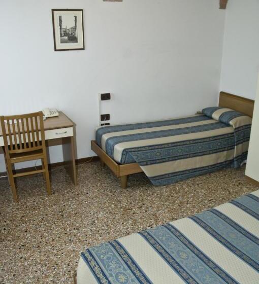 غرفة قياسية ثلاثية, Casa Sant Andrea