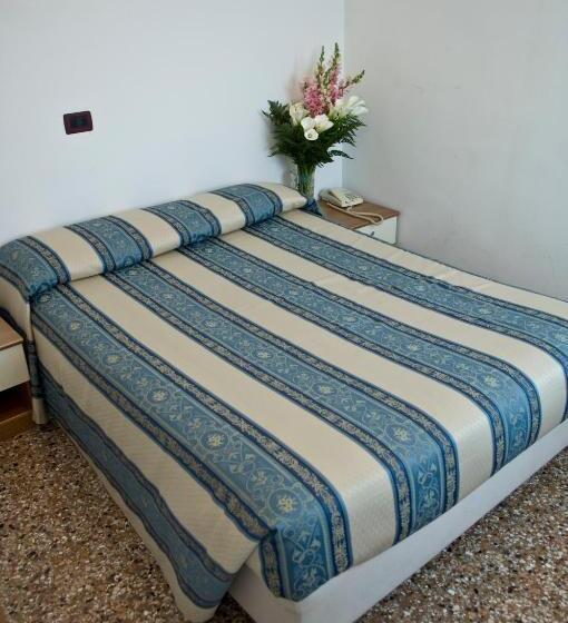 اتاق استاندارد سه تخته با سرویس بهداشتی مشترک, Casa Sant Andrea