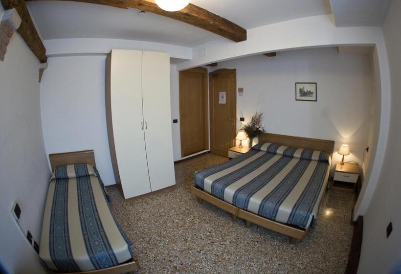 اتاق استاندارد سه تخته با سرویس بهداشتی مشترک, Casa Sant Andrea