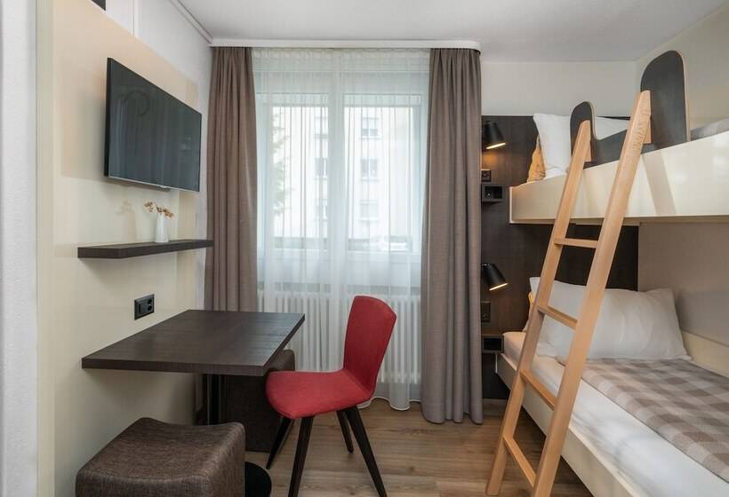 スタンダード４人部屋, Derby Interlaken   Action & Relax Hub